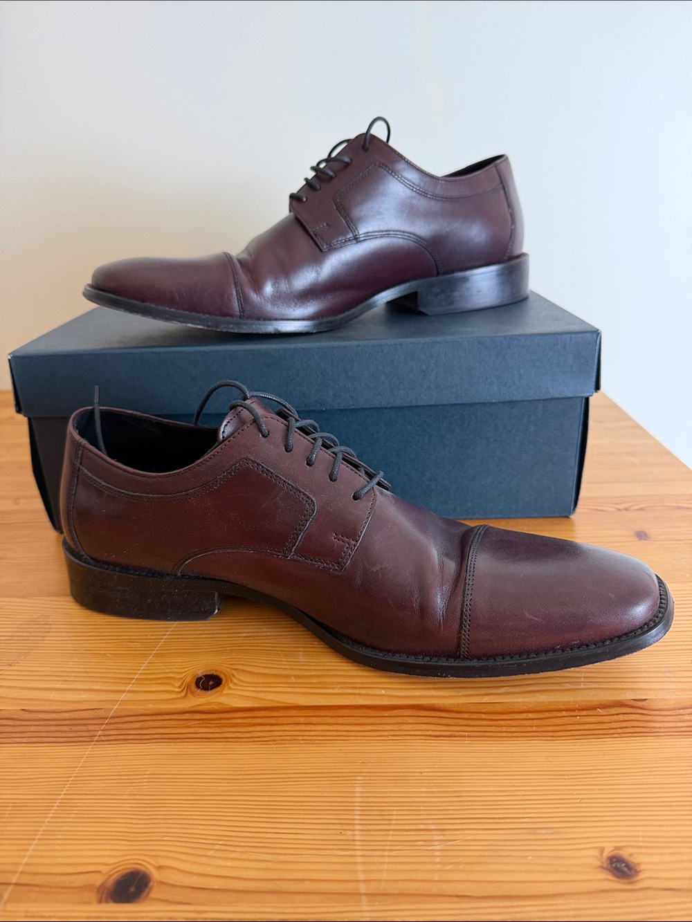 Johnston & Murphy Men's Burgundy Leather Cap-Toe Oxfords
